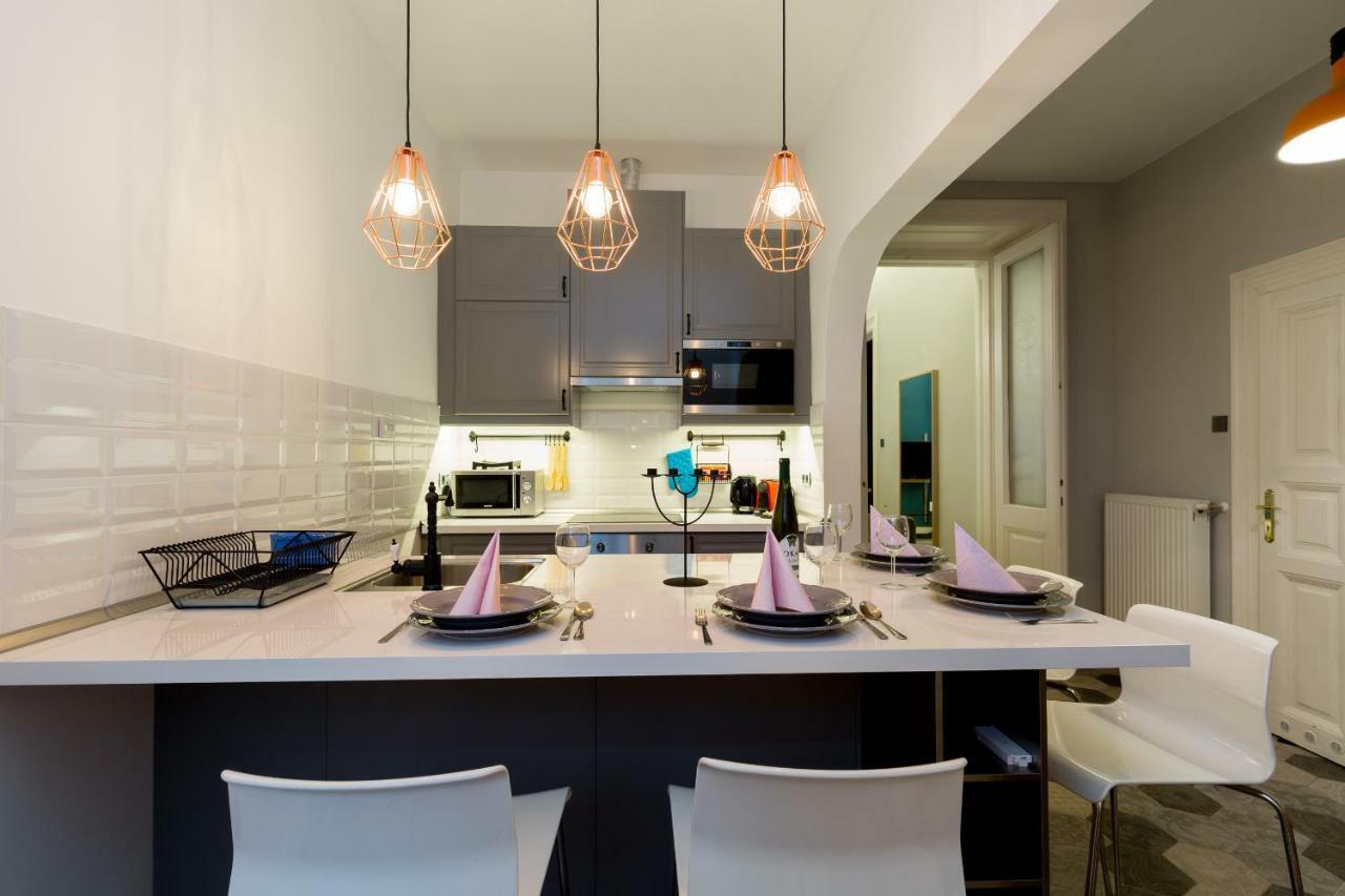 Luxury Twin 1-Bedroom In Kazinczy Street Budapest Bagian luar foto