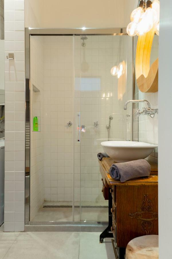 Luxury Twin 1-Bedroom In Kazinczy Street Budapest Bagian luar foto